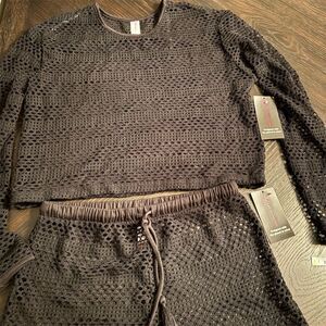 Women's Black Crochet Knit 2 Piece Set Top & Shorts Size M bathing suit coverup